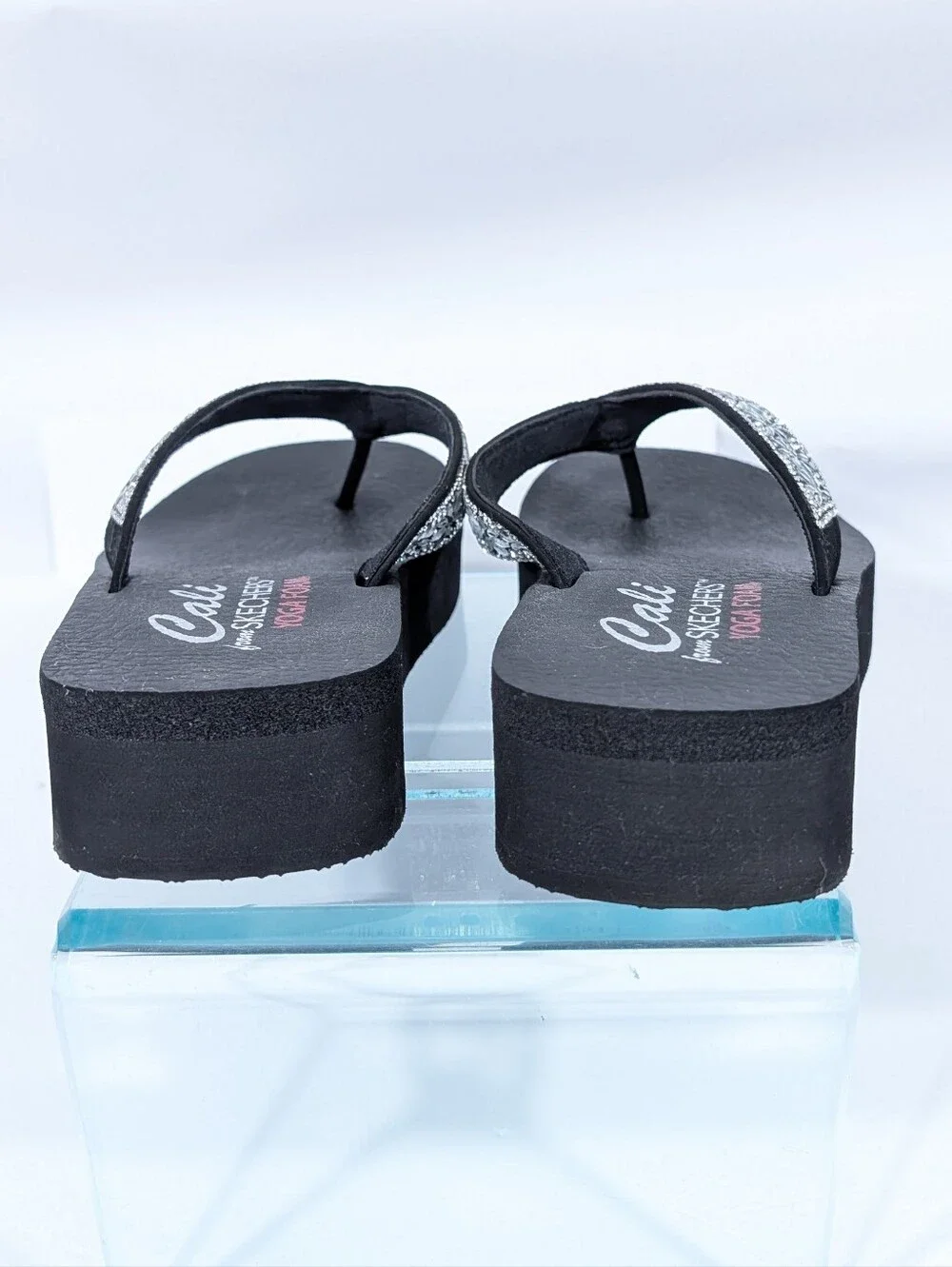 Skechers Flip Flops sz 11 Women Rhinestone Sandals Wedge Heel Cali Vinyasa